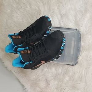 Mens Nike Black/Teal size 9